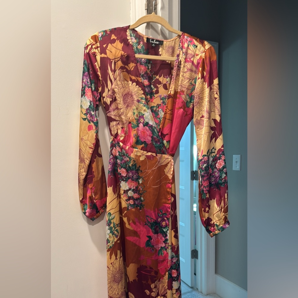 Lulu’s Put on a Smile Burgundy Floral Print Satin Wrap Maxi Dress, size S.